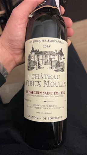 Wijnen Rouge sec Tour de Bouquits Château Vieux Moulin 2019 Frankrijk Bordeaux Puisseguin-saint-émilion AOC