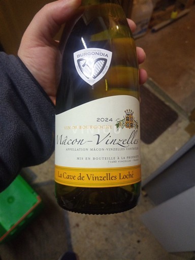 Burgundsko Mâcon a mâconské vesnice La Cave de Vinzelles Loché 2024