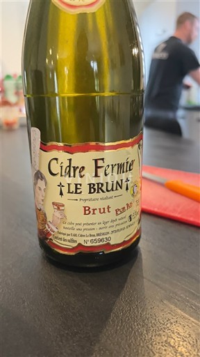 Bretagne Le Brun Cidre Fermier Không niên vụ
