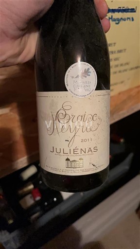 Beaujolais Juliénas Croix Neyrat 2011