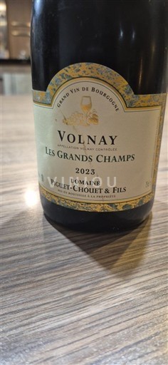Viinit Rouge sec Les Grands Champs Domaine Piguet-Choulet & Fils 2023 Ranska Burgundi Volnay AOC