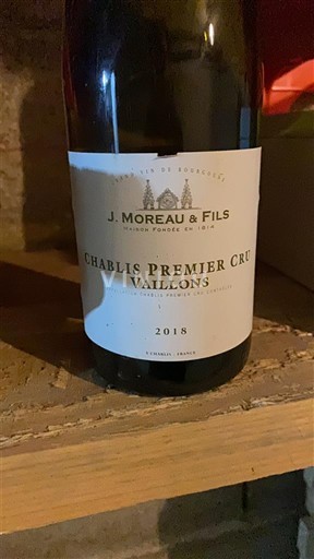 Burgundy Chablis Premier Cru J. Moreau & Fils Vaillons 2018
