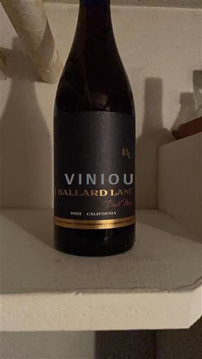 Vùng trồng nho được cấp phép California Không được chỉ định Ballard Lane Pinot Noir 2021