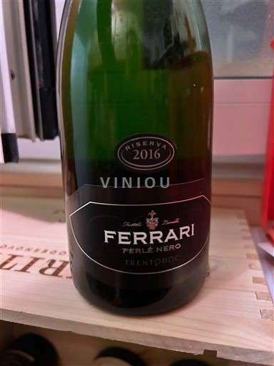 Trentino-Alto Adige Non specificato Ferrari Perlé Nero 2016