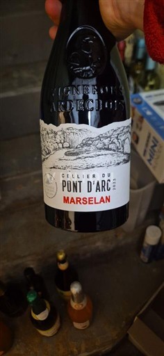 Alpen en Rhônevallei Ardèche Cellier du Pont Arc Marselan Niet-geïntegreerd