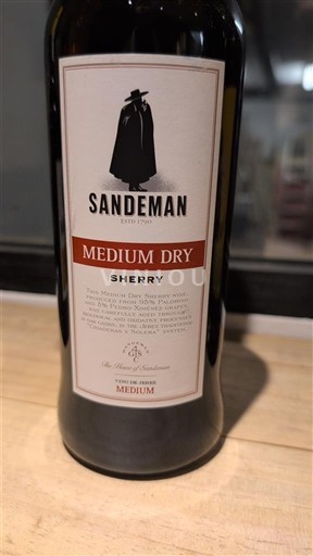 Andalucía No especificado Sandeman Medium Dry Sin añada