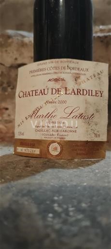 Bordeaux Những sườn đầu tiên của Bordeaux Château Lardiley 2000