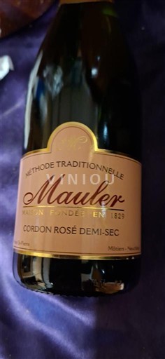 Neuchâtel Auvernier Mauler Cordon Rosé Demi-Sec Ei vuosikertaa