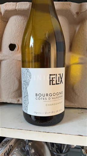 Burgundi Bourgogne Côtes d'Auxerre Félix Ei vuosikertaa