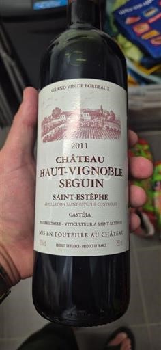 Bordeaux Saint-Estèphe Château Haut-Vignoble Seguin Castià 2011