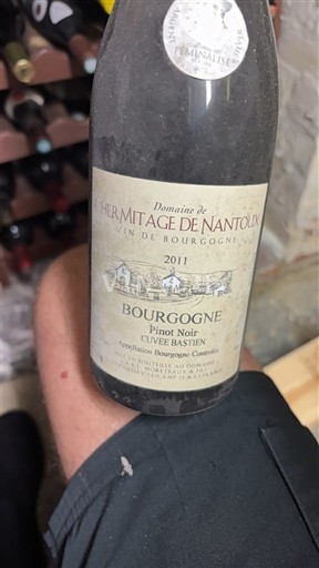 Burgundija Domaine L'Hermitage de Nantoux Bastien 2011