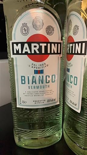 Piemont Martini Bianco Neleten.