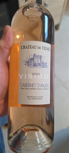 Loire Valley Cabernet d'Anjou Château Tigné 2024