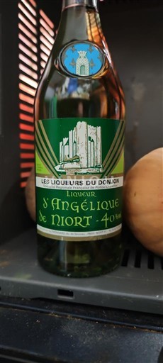 Poitou-Charentes Les Ligueurs du Donjon Liqueur de Niort Non-Vintage