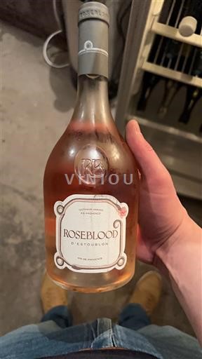 Альпи та Ронські землі Альпілю. Château Estoublon Roseblood 2024