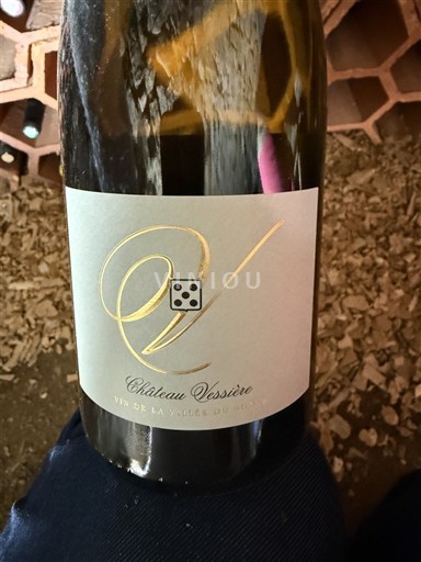 Rhônen laakso Nîmesin viinialue Château Vessière Ei vuosikertaa