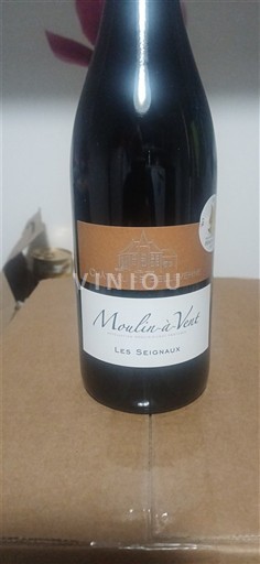 Beaujolais Moulin-à-vent Château Bellevue Les Seignaux Ei vuosikertaa