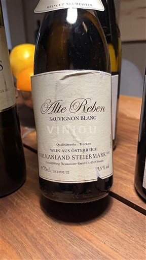 Stiria Vulkanland Steiermark Weingut Neumeister Alte Reben 2019