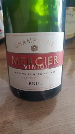 Šumivá vína Blanc brut Mercier 2023 Francie Champagne Šampanské AOC