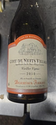 Burgundi Côte de nuits fshatra Desertaux-Ferrand Vieilles Vignes 2010