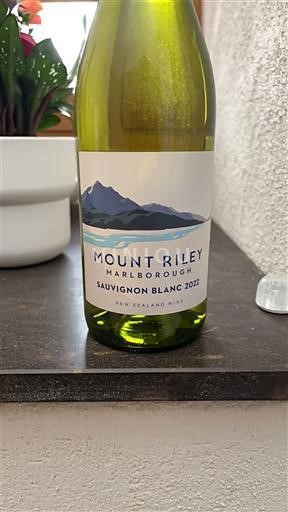 Марлборо Mount Riley 2022