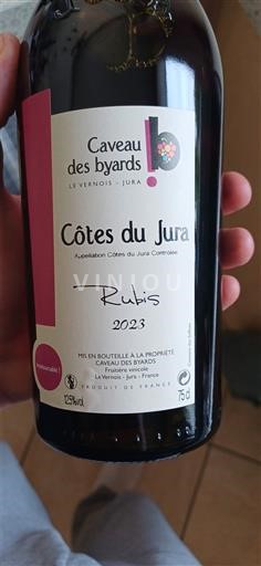 Verërat Rouge sec Rubis Caveau des Byards 2023 Francë Jura Côtes-du-jura AOC