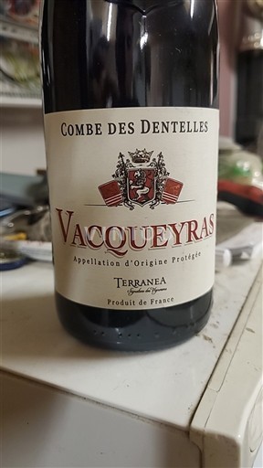 Вина Rouge sec Terranea Combe des Dentelles 2022 Francuska Рона долина Vacqueyras AOC
