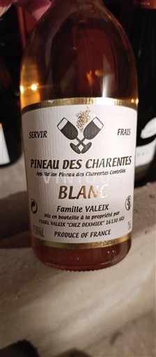 Poitou-Charentes Pineau-des-Charentes Famille Valeix Không niên vụ