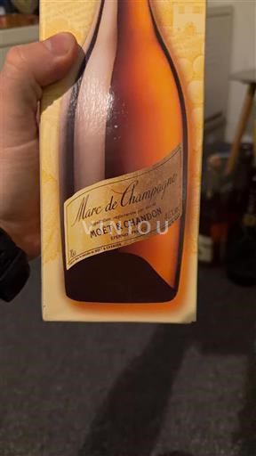 Шампања Nespecificirano Moët & Chandon Невинтиджирано