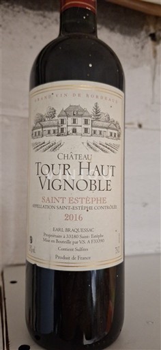 Bordeaux Saint-Estèphe Château Tour Haut Vignoble 2016